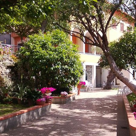 Orchidea Residence Hotel Finale Ligure Buitenkant foto