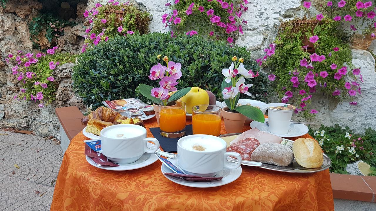 Orchidea Residence Hotel Finale Ligure Buitenkant foto