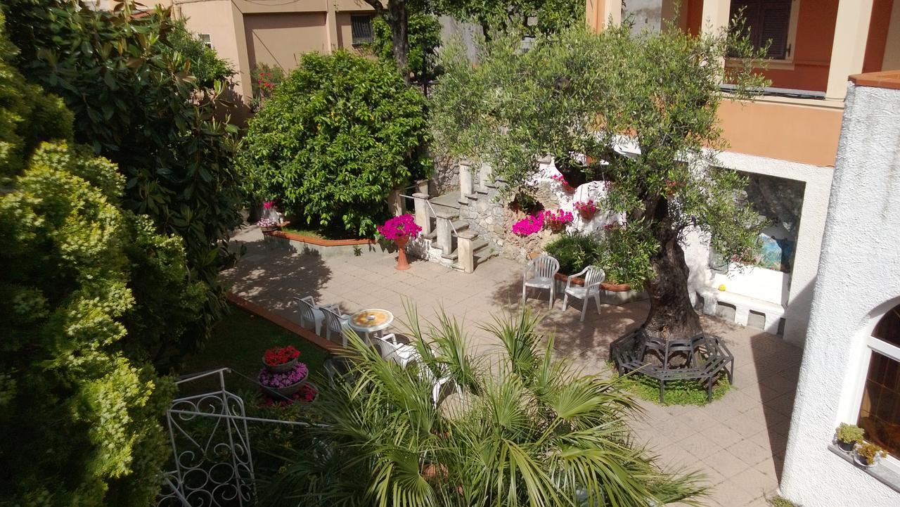 Orchidea Residence Hotel Finale Ligure Buitenkant foto