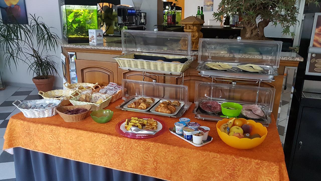 Orchidea Residence Hotel Finale Ligure Buitenkant foto