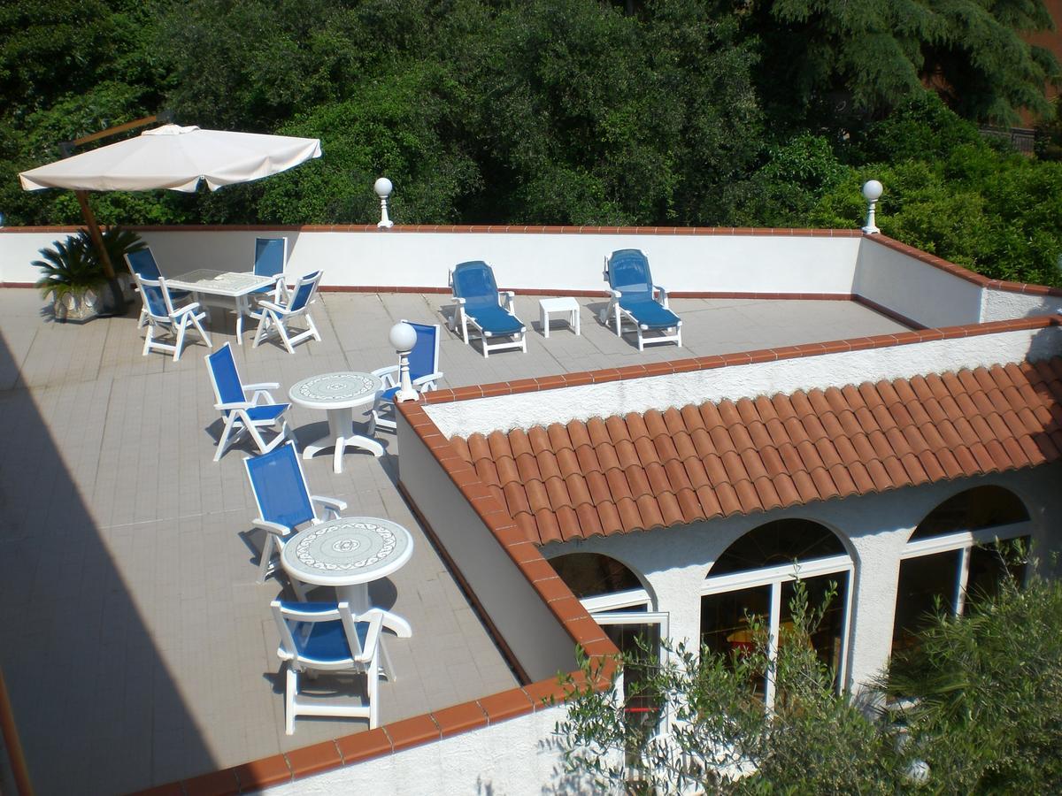 Orchidea Residence Hotel Finale Ligure Buitenkant foto